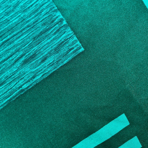 Vintage Griffin silk scarf - Picture 4 of 10